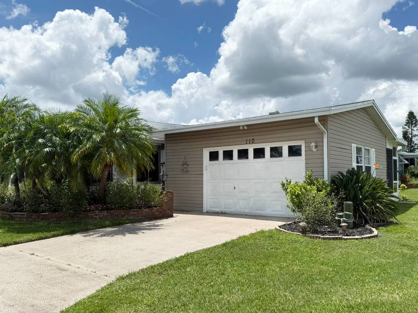 110 Jacaranda Terrace a Parrish, FL Mobile or Manufactured Home for Sale